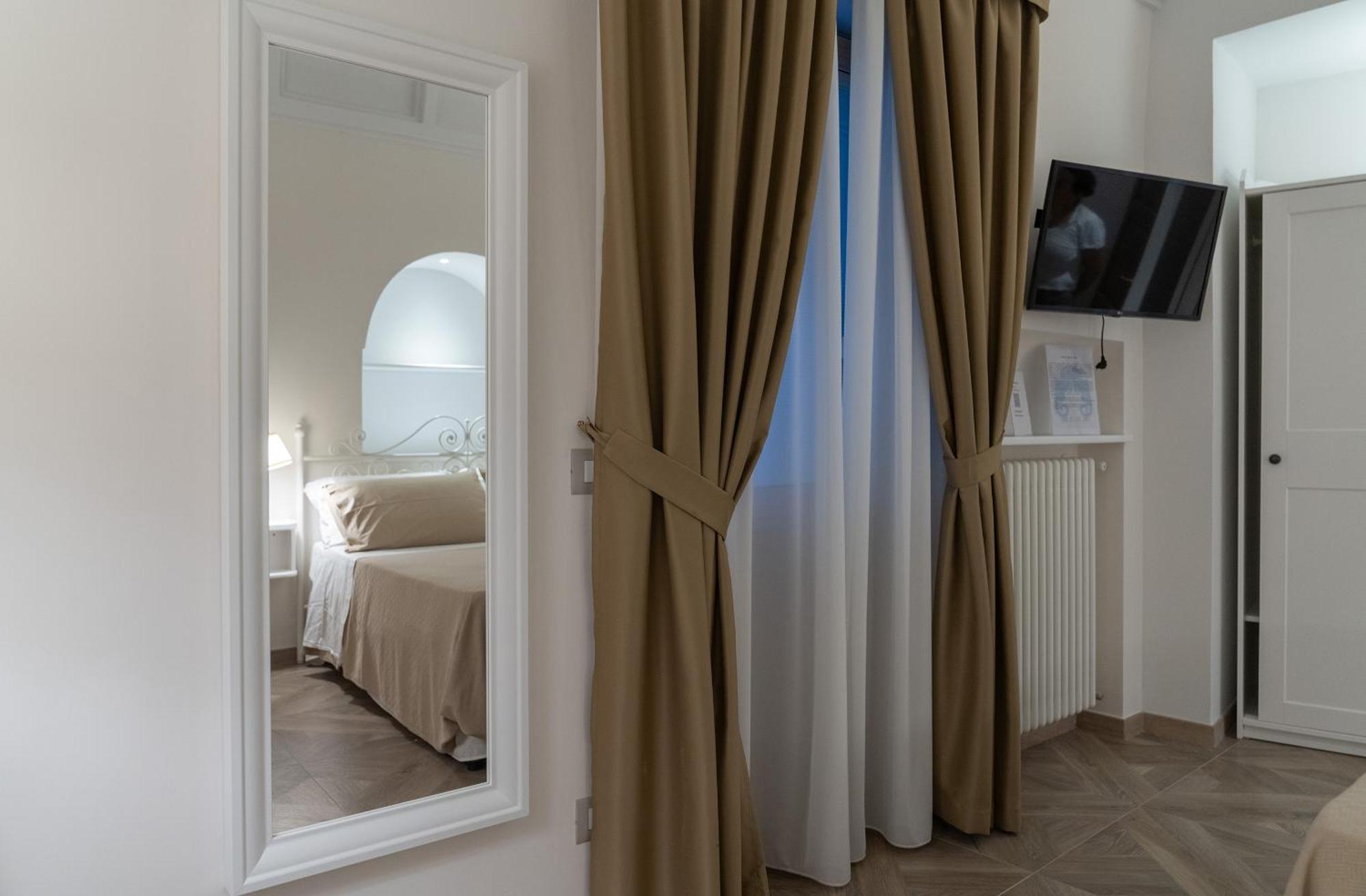 Ferienwohnung Insula Lubrensis Flat Massa Lubrense Exterior foto