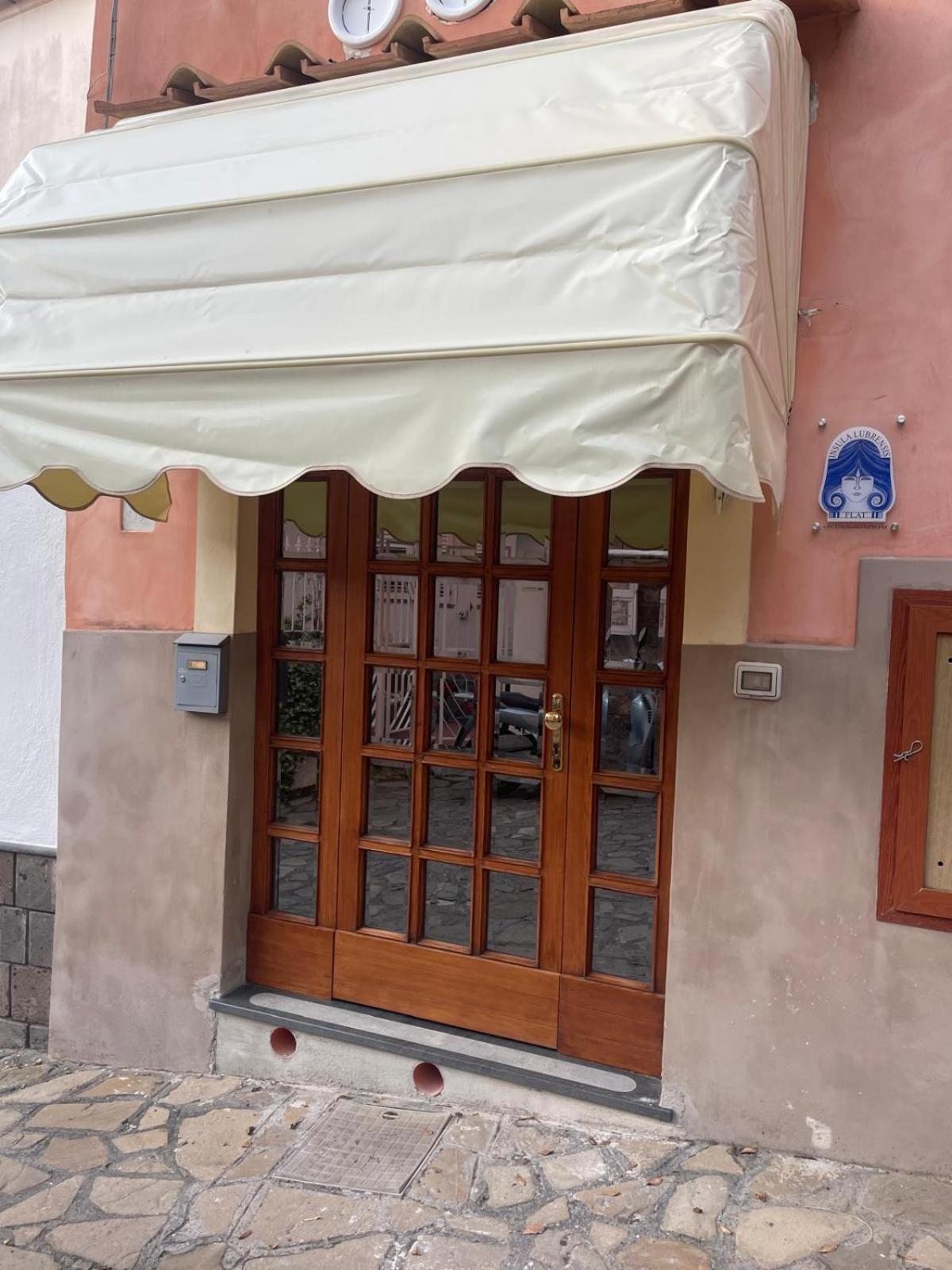 Ferienwohnung Insula Lubrensis Flat Massa Lubrense Exterior foto